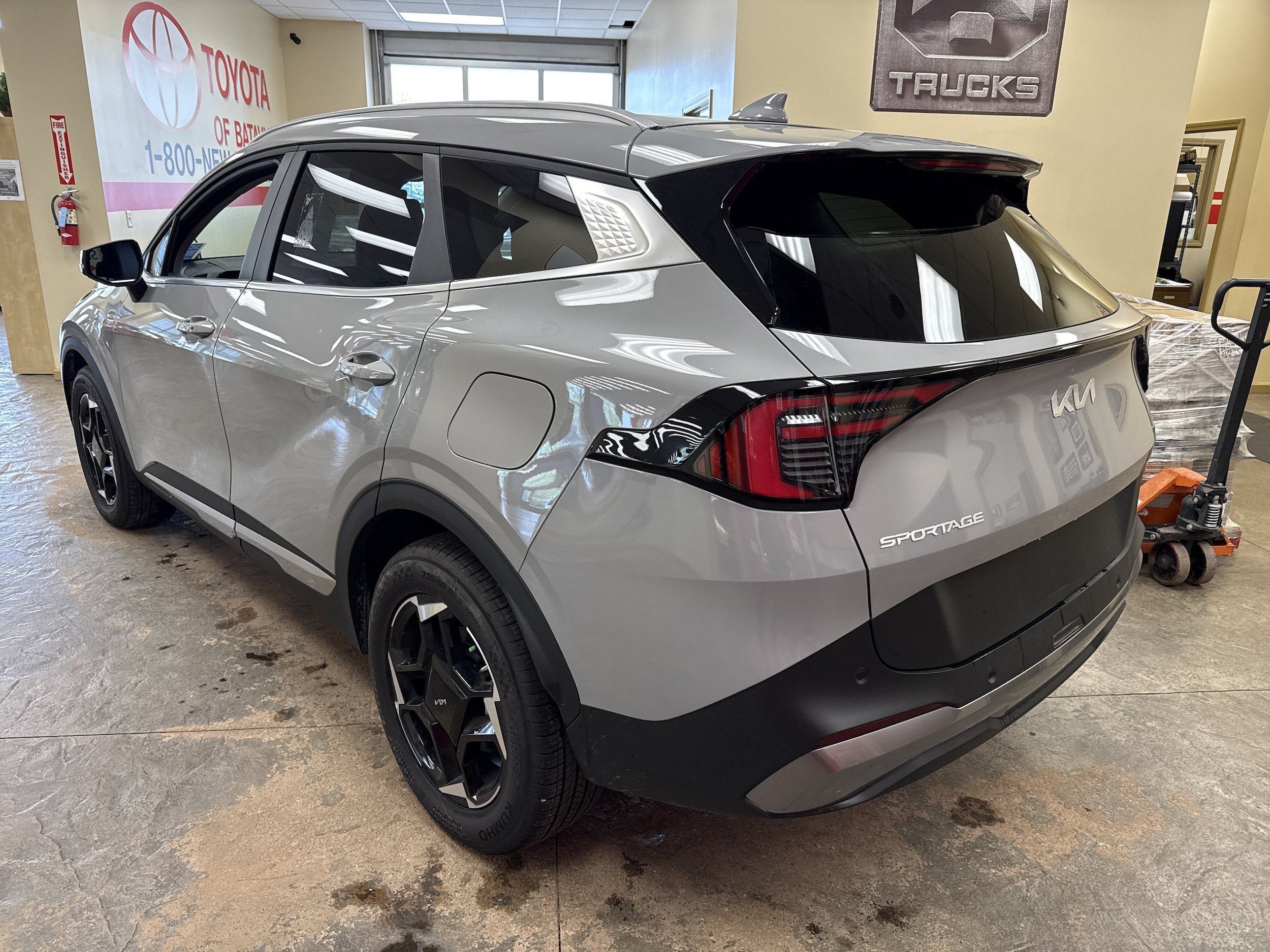 Used 2026 Kia Sportage EX AWD/4WD image 10