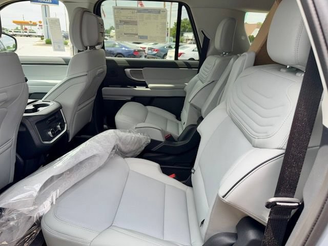 New 2027 Ford Expedition Max Platinum w/ Platinum Ultimate Package AWD/4WD image 11