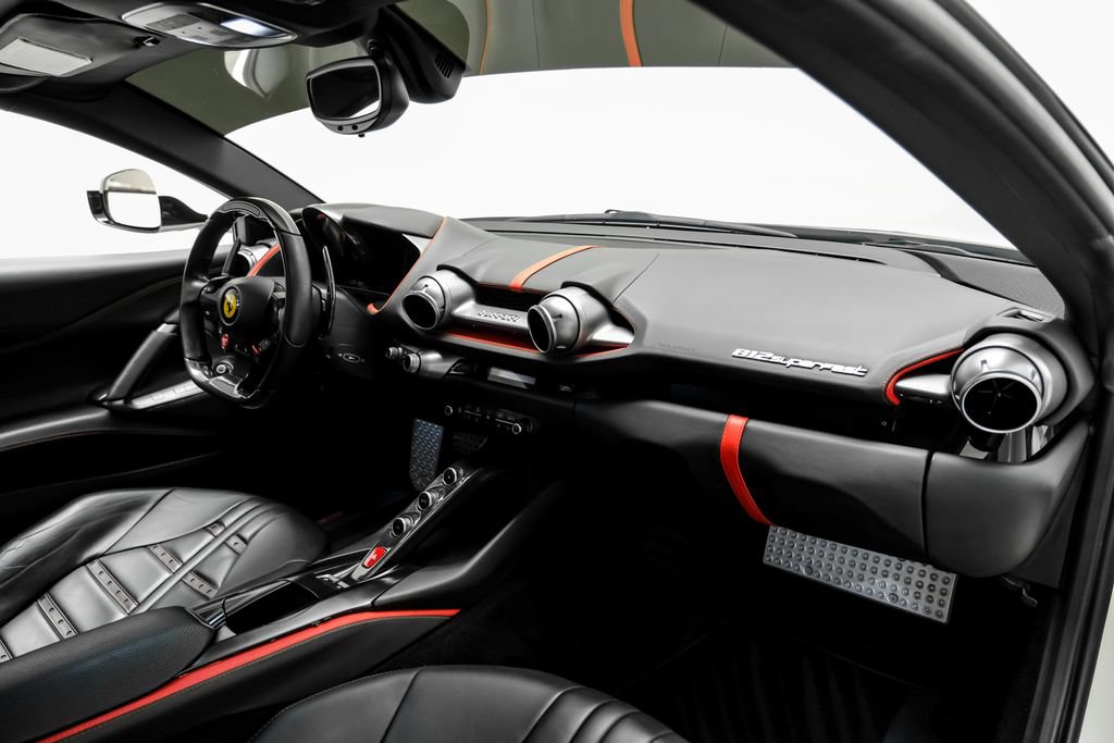 Used 2019 Ferrari 812 Superfast RWD image 14