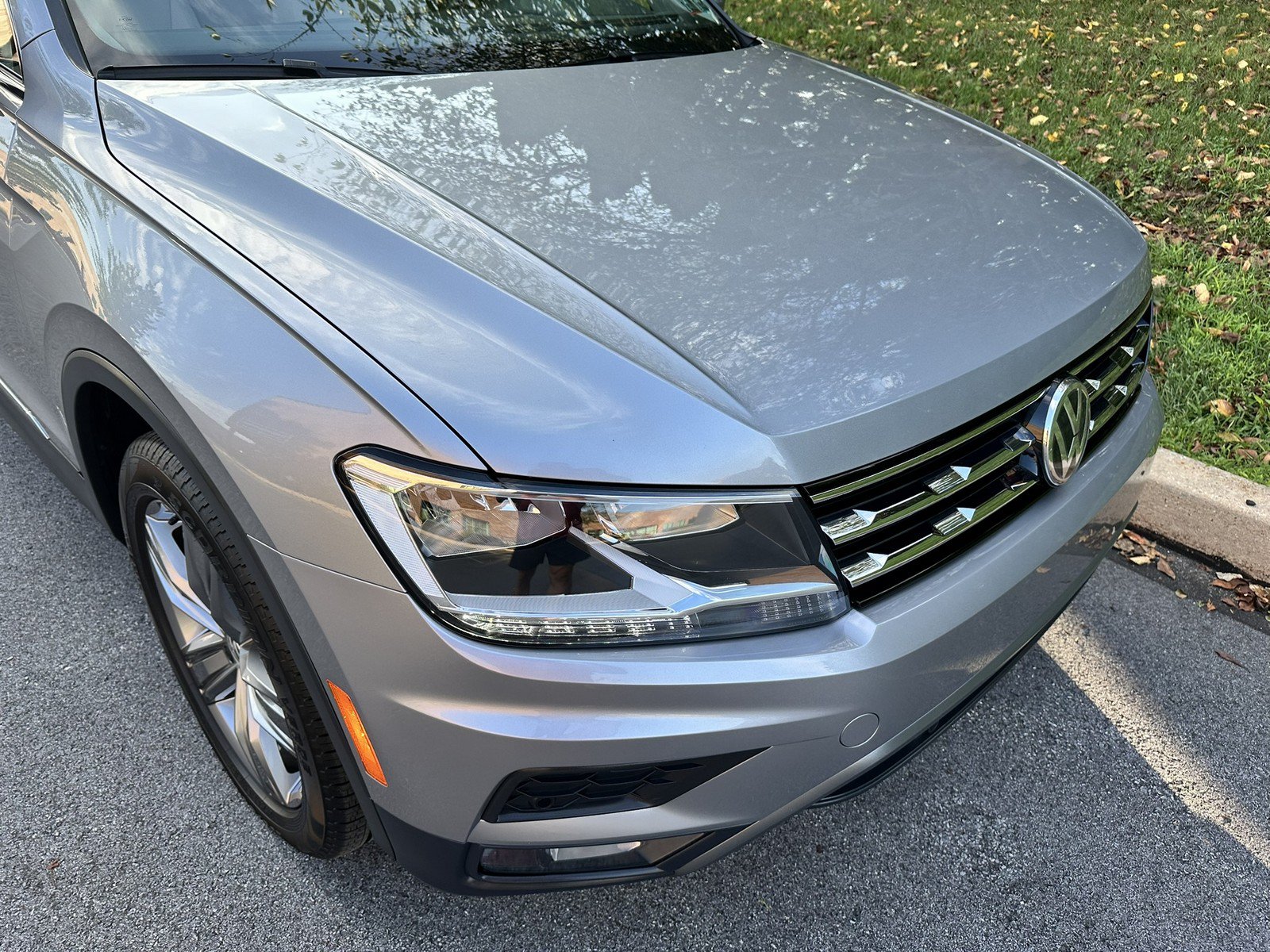Used 2020 Volkswagen Tiguan SEL AWD/4WD image 66