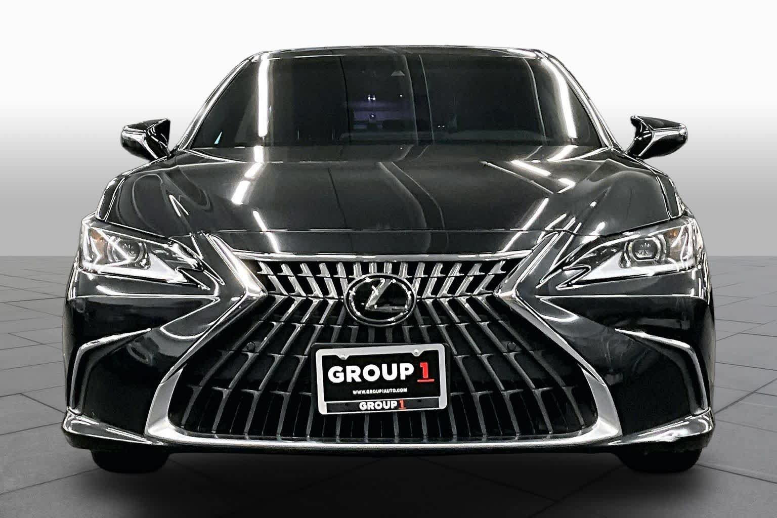 Used 2024 Lexus ES 300h w/ Premium Package FWD image 3