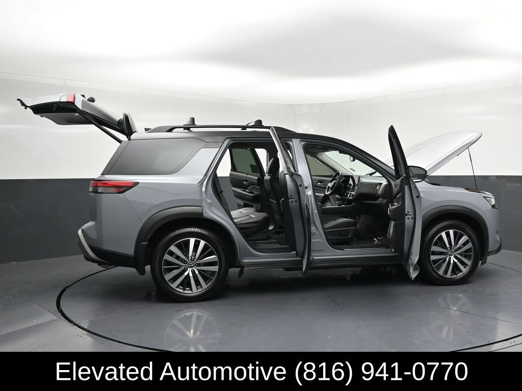 Used 2022 Nissan Pathfinder Platinum w/ Cargo Package AWD/4WD image 39