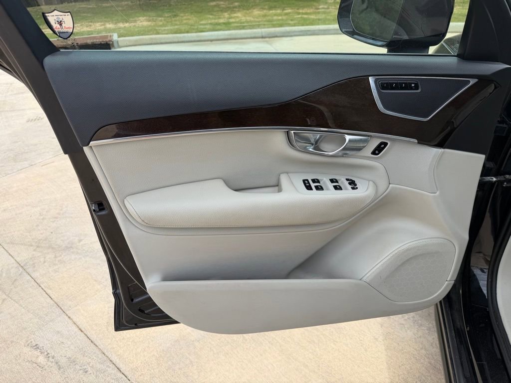 Used 2019 Volvo XC90 T5 Momentum FWD image 13