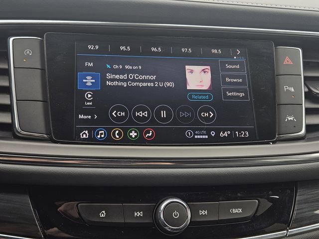 Used 2022 Buick Enclave Essence FWD image 16