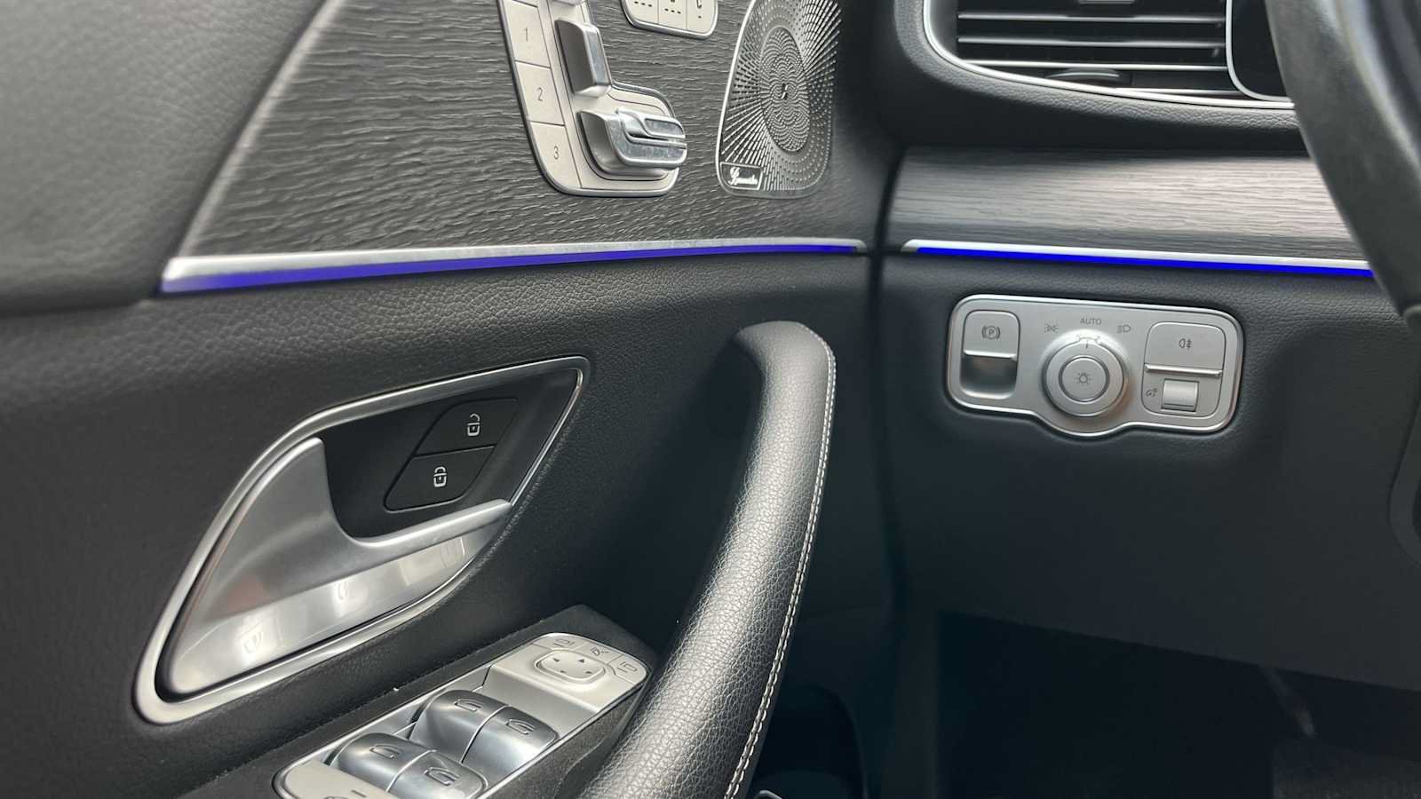 Certified 2025 Mercedes-Benz GLE 450e 4MATIC image 25