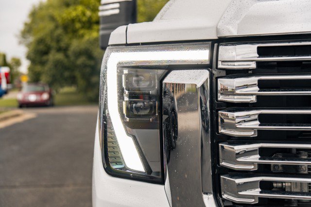 Used 2024 GMC Sierra 3500 Denali w/ Denali Reserve Package image 10