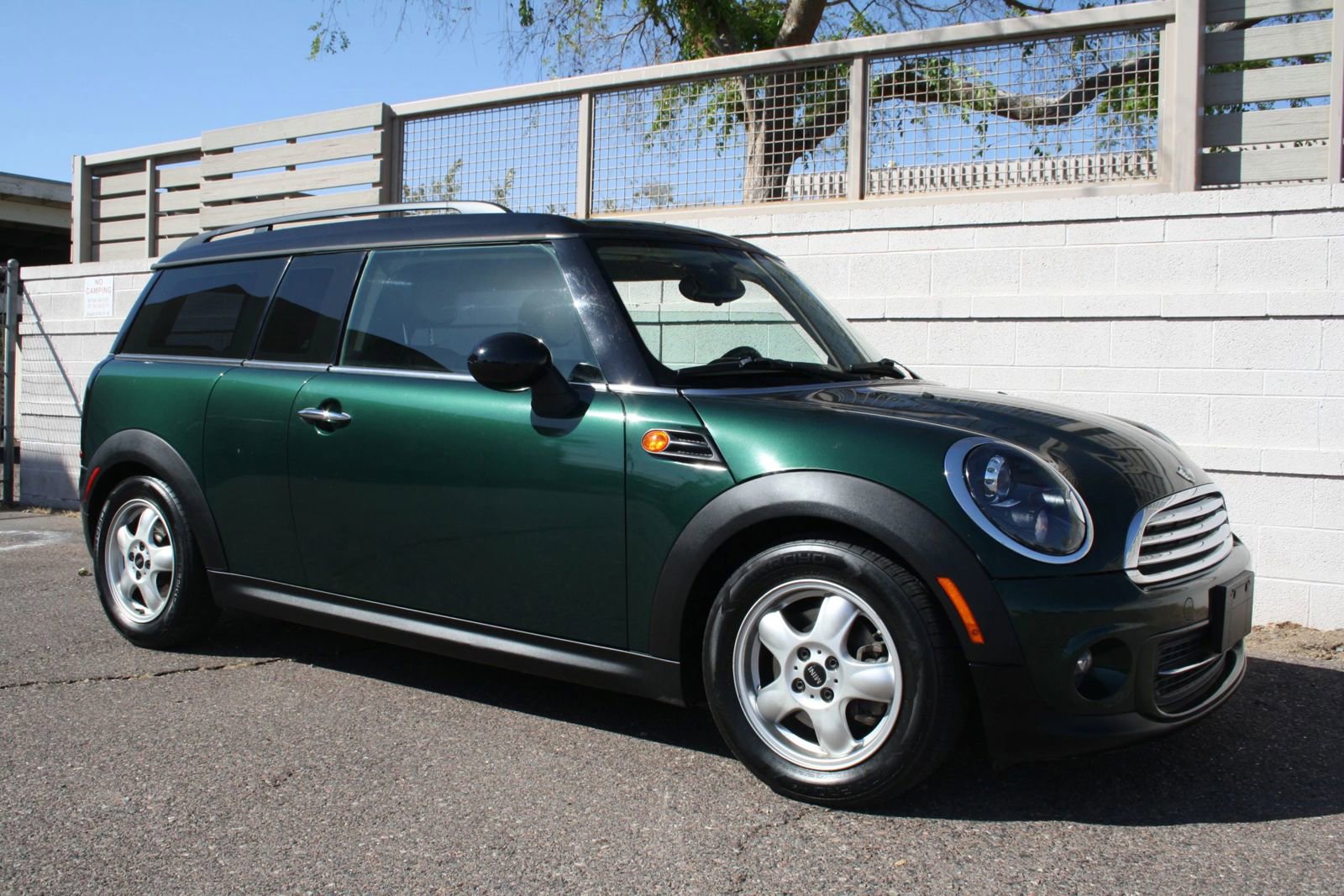 Used 2011 MINI Cooper Clubman image 3