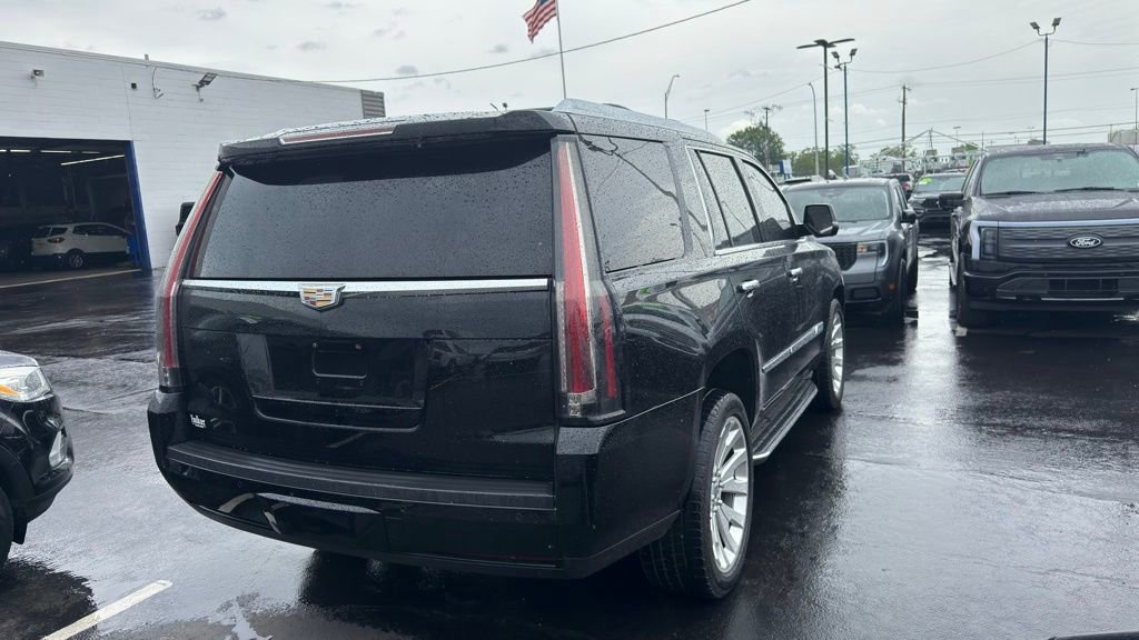 Used 2016 Cadillac Escalade Premium AWD/4WD image 3