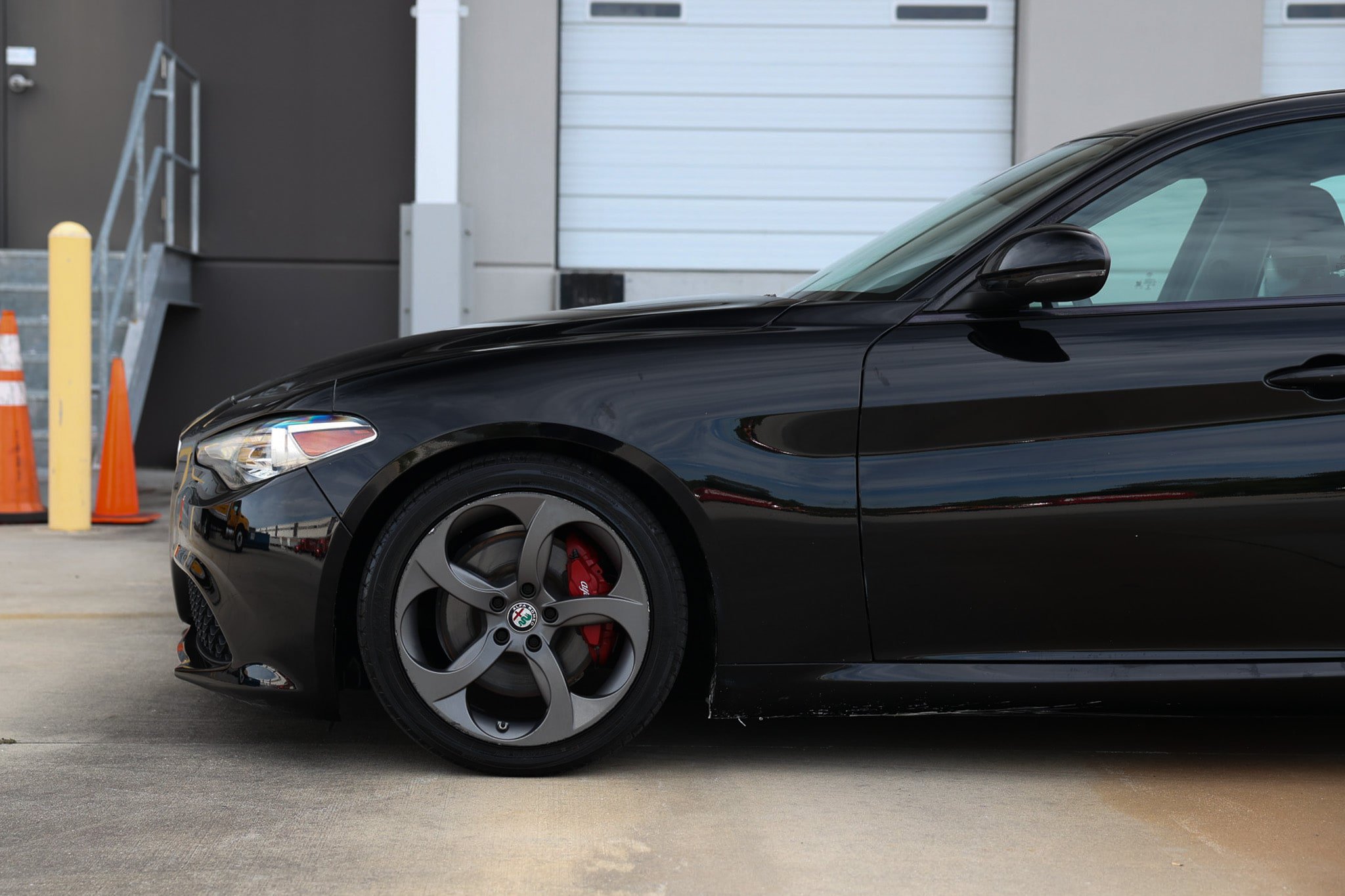 Used 2019 Alfa Romeo Giulia w/ Quick Order Package 22K Sport RWD image 28