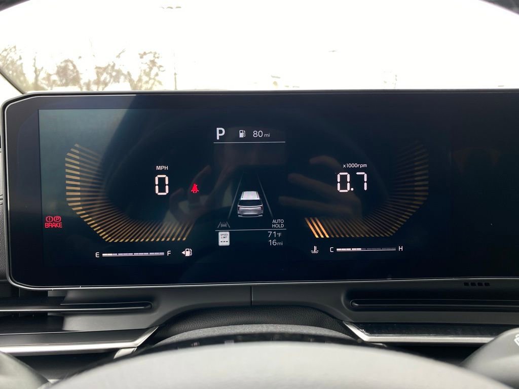 New 2026 Kia Carnival FWD image 16