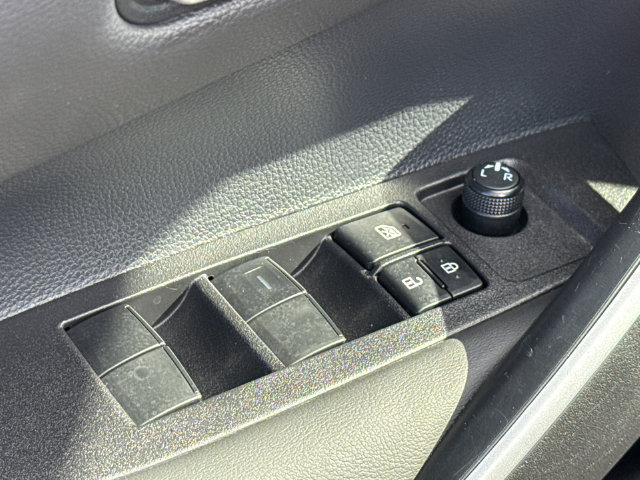 Used 2025 Toyota Corolla SE FWD image 18