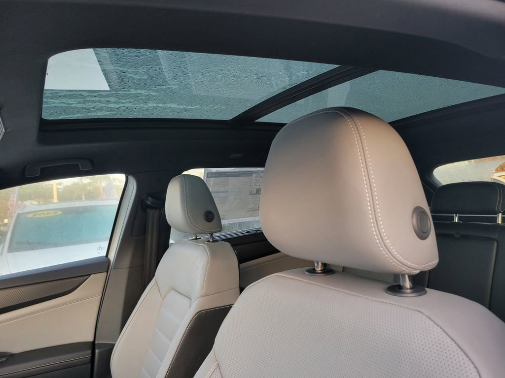 New 2026 Volkswagen Atlas Cross Sport SEL image 8