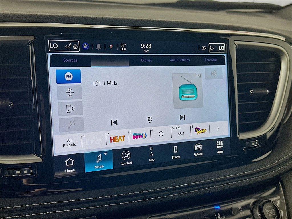 New 2025 Chrysler Pacifica Select w/ Uconnect Theater Family Group image 13