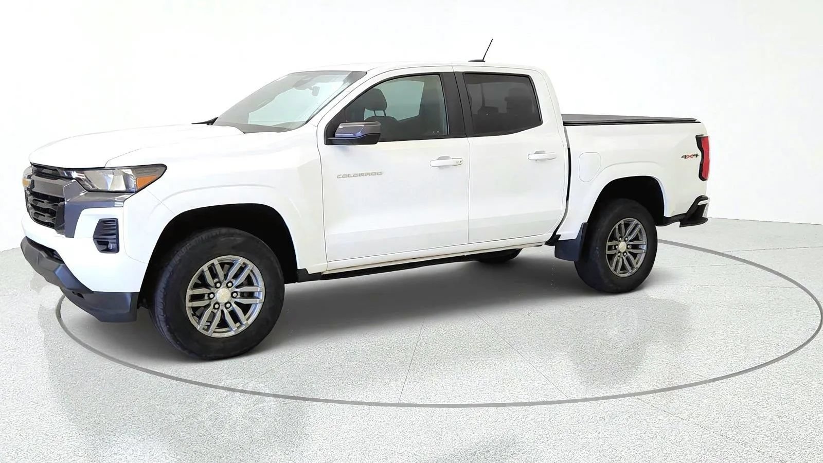 Used 2023 Chevrolet Colorado LT w/ LT Convenience Package AWD/4WD image 4