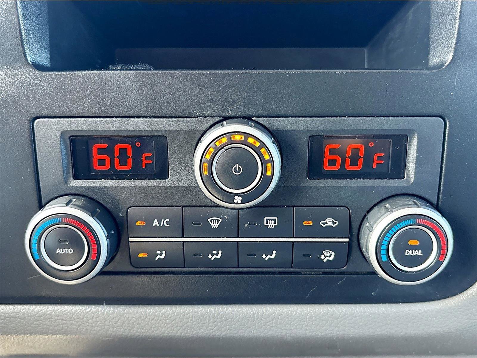 Used 2016 Nissan NV 3500 SL image 17