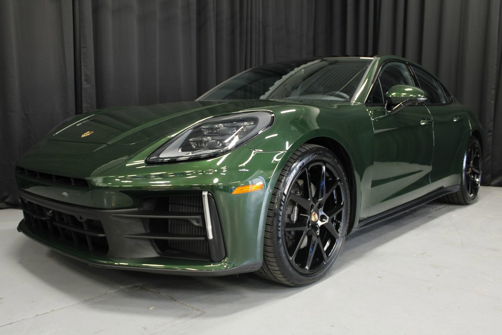 Used 2025 Porsche Panamera 4 image 8