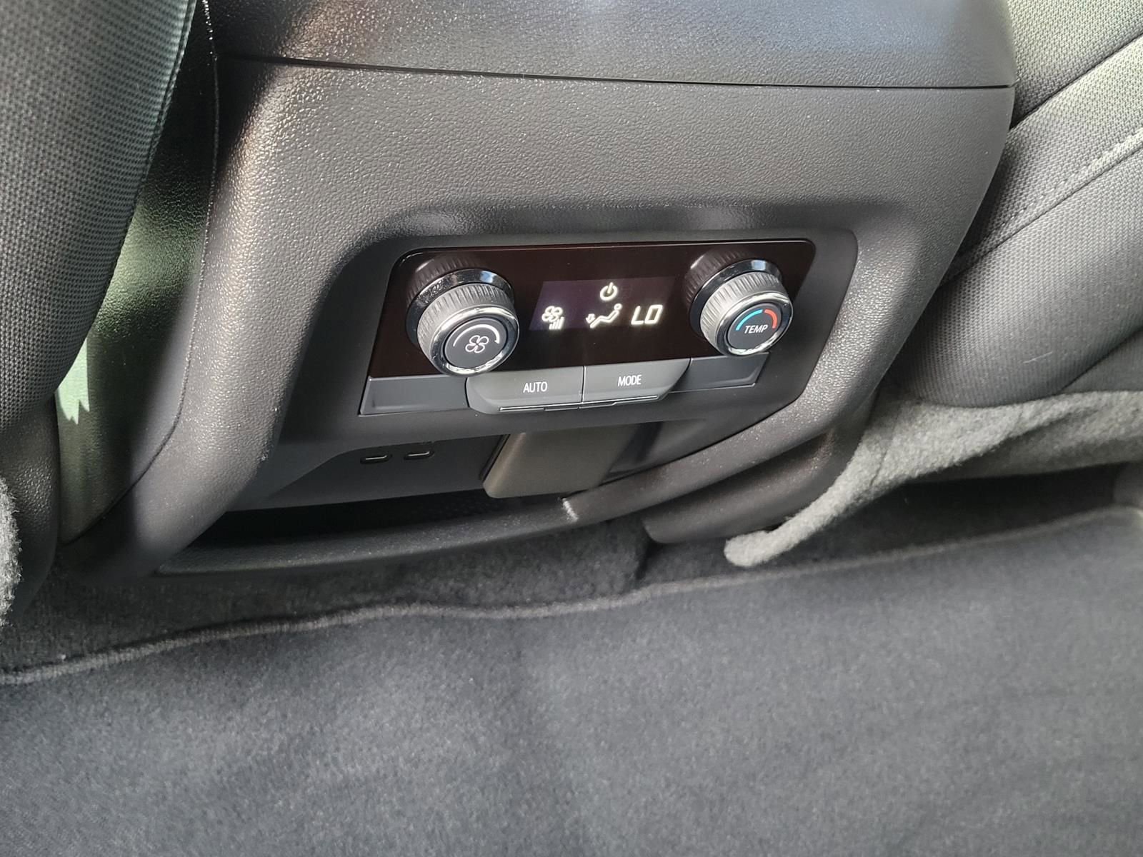 Used 2024 Chevrolet Traverse LT image 20