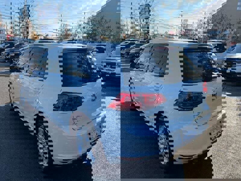 Used 2017 Volkswagen Golf Wolfsburg Edition image 4