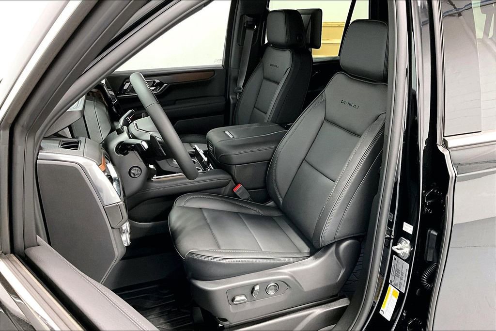 New 2026 GMC Yukon Denali w/ Denali Reserve Package AWD/4WD image 24