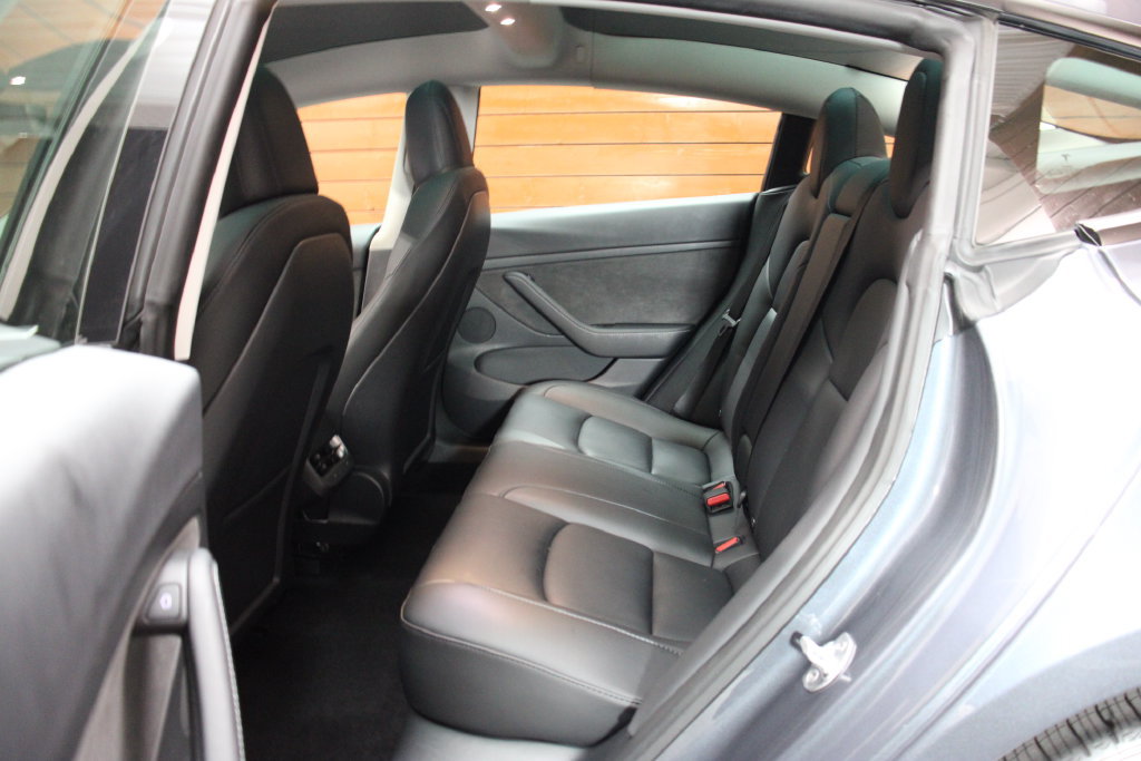 Used 2023 Tesla Model 3 Standard Range RWD image 15