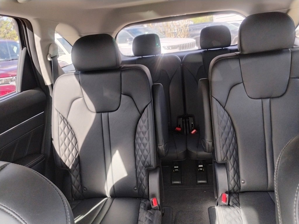 Used 2023 Kia Sorento SX image 10