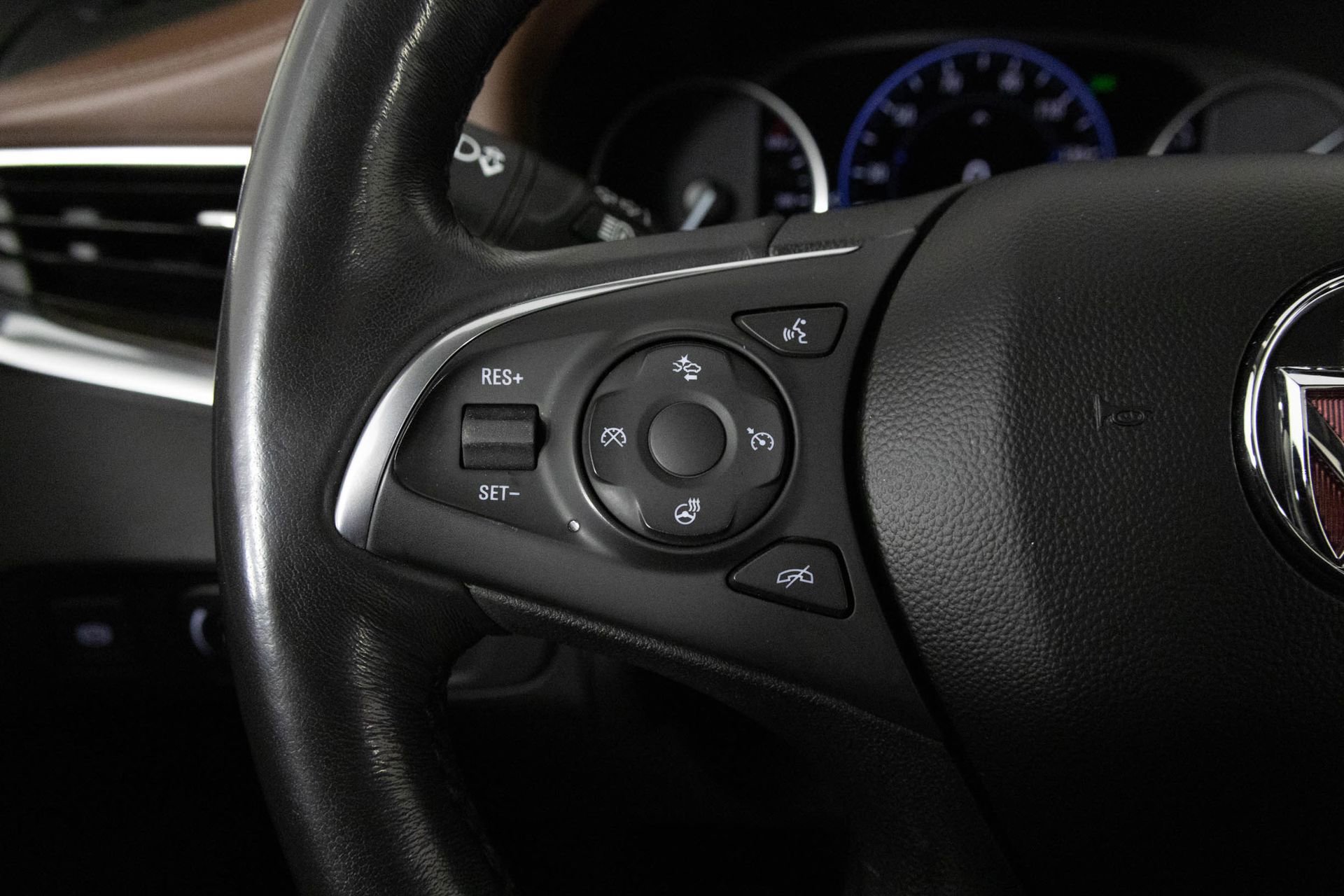 Used 2020 Buick Enclave Avenir w/ Avenir Technology Package image 28