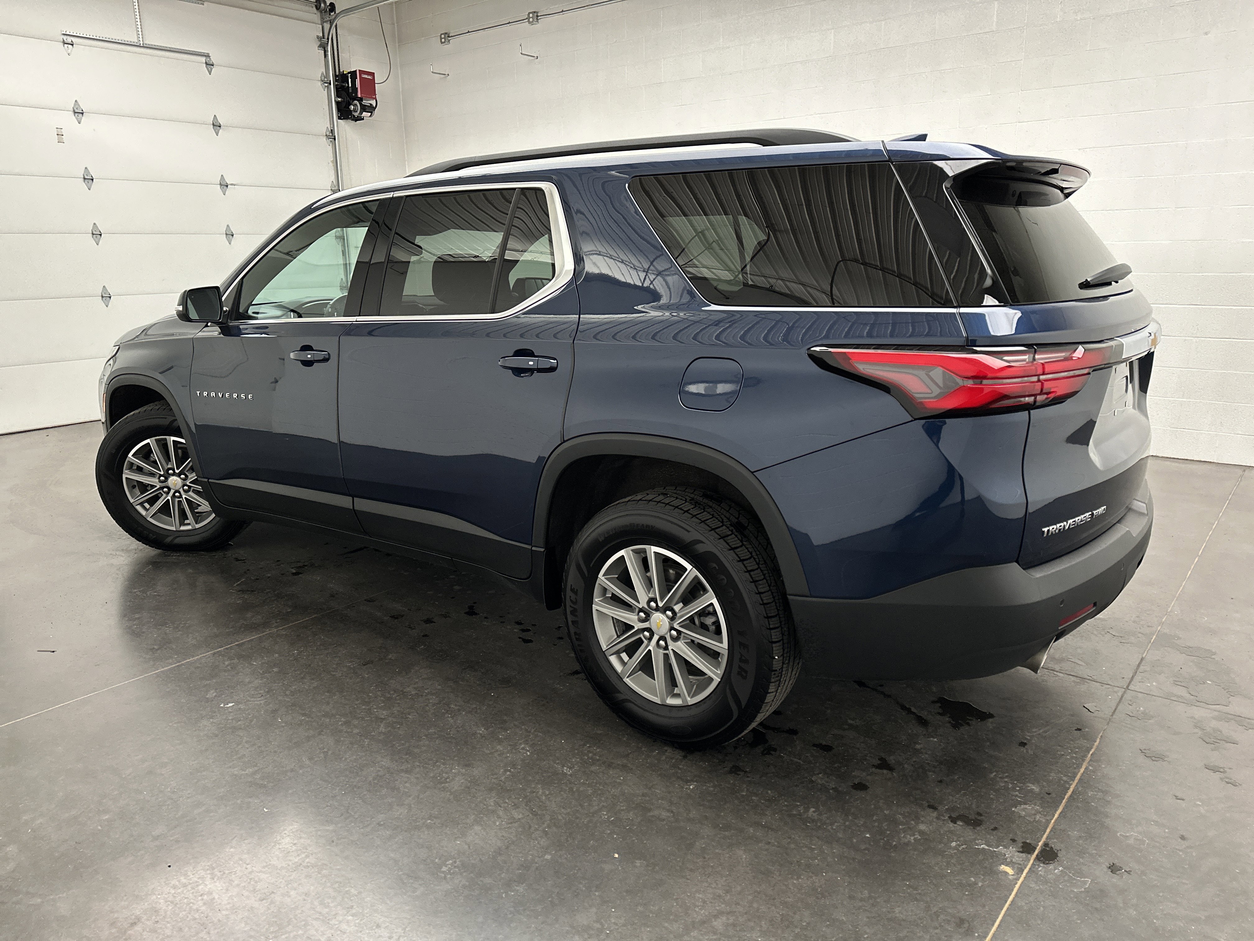 Used 2022 Chevrolet Traverse LT image 7