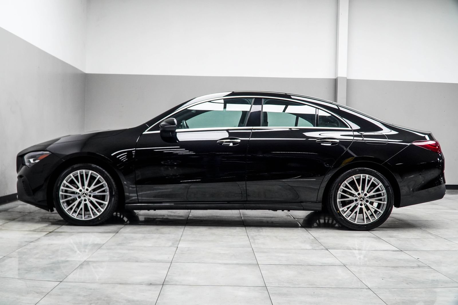 Used 2025 Mercedes-Benz CLA 250 image 9