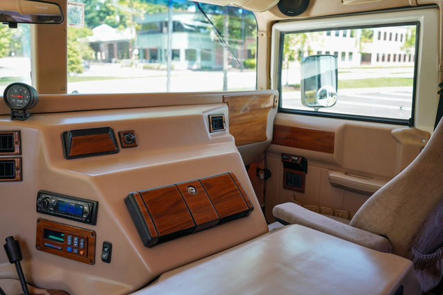 Used 1995 HUMMER H1 4-Door Wagon image 24