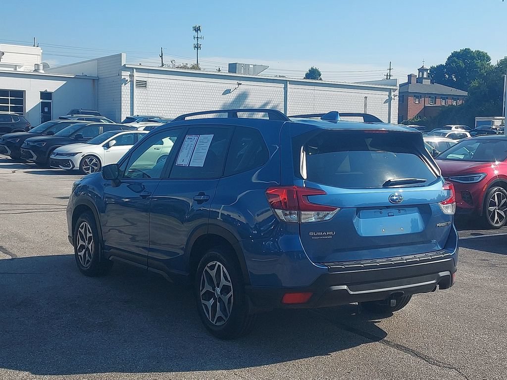 Used 2019 Subaru Forester Premium AWD/4WD image 5
