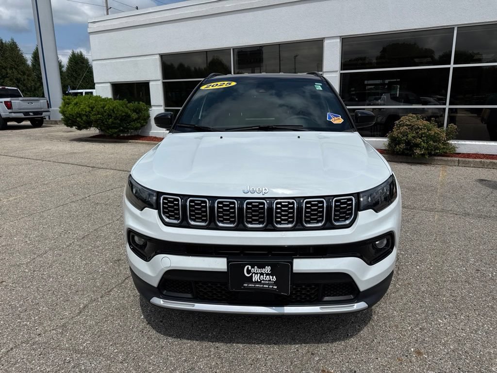 Used 2025 Jeep Compass Limited AWD/4WD image 5