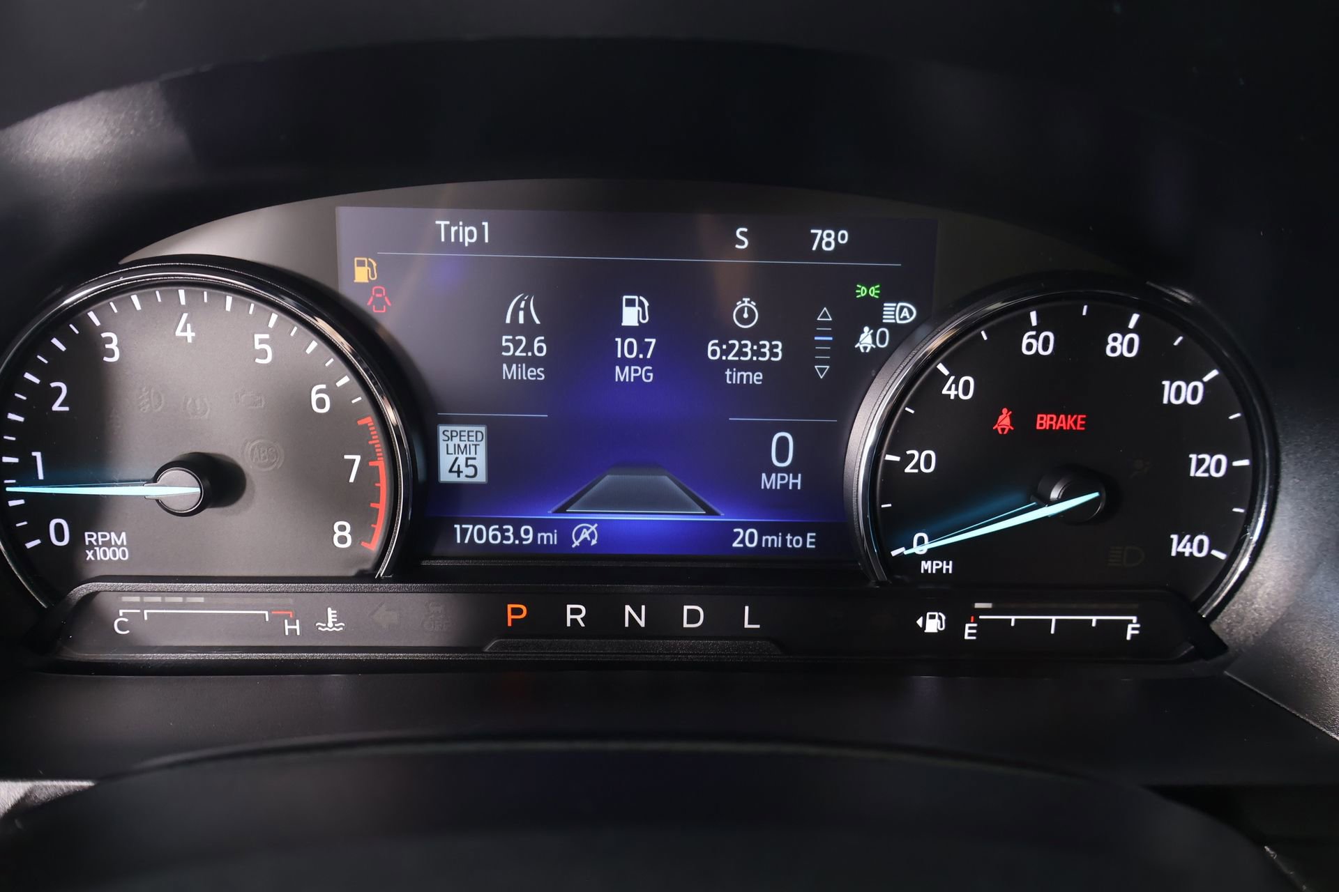 Used 2024 Ford Explorer ST-Line w/ Class IV Trailer Tow Package image 4