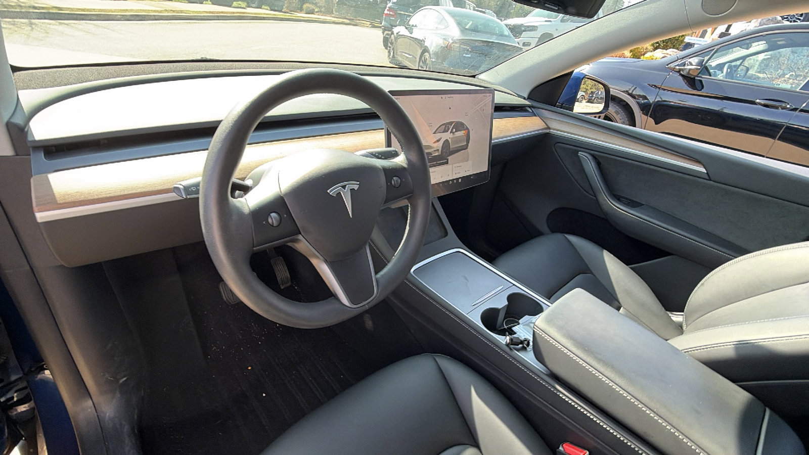 Used 2023 Tesla Model Y Long Range image 25