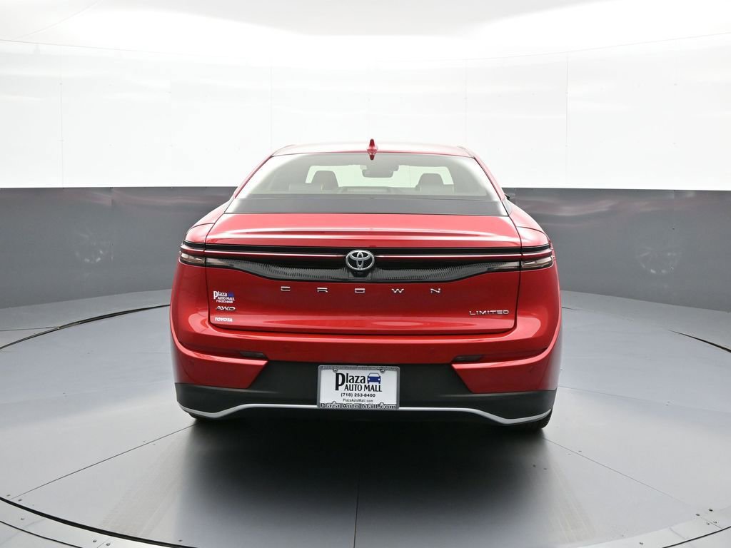 Used 2023 Toyota Crown Limited w/ Advanced Technology Package image 7