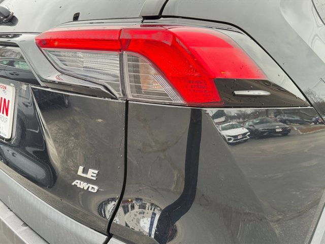 Used 2020 Toyota RAV4 LE image 16
