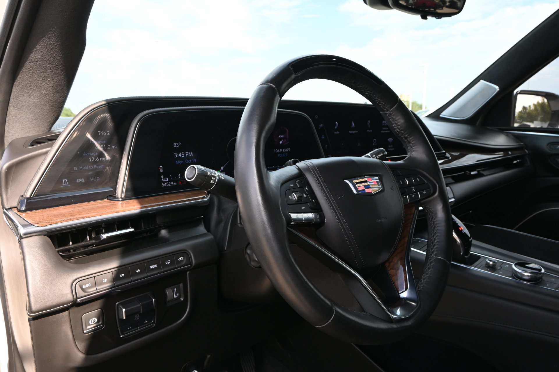 Certified 2021 Cadillac Escalade ESV Sport Platinum w/ LPO, ONYX Package AWD/4WD image 17