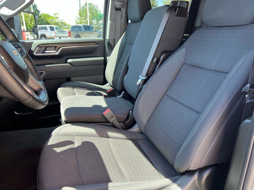 Used 2025 Chevrolet Silverado 3500 LT w/ All Star Edition image 40
