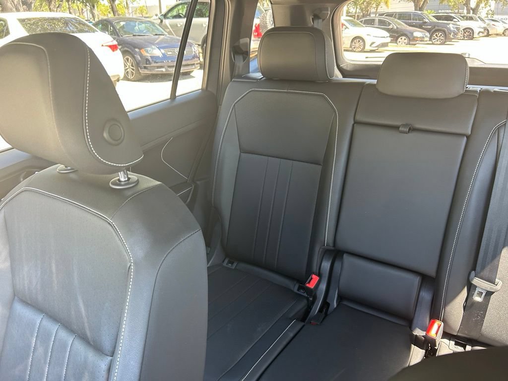 Certified 2023 Volkswagen Tiguan SE R-Line FWD image 12