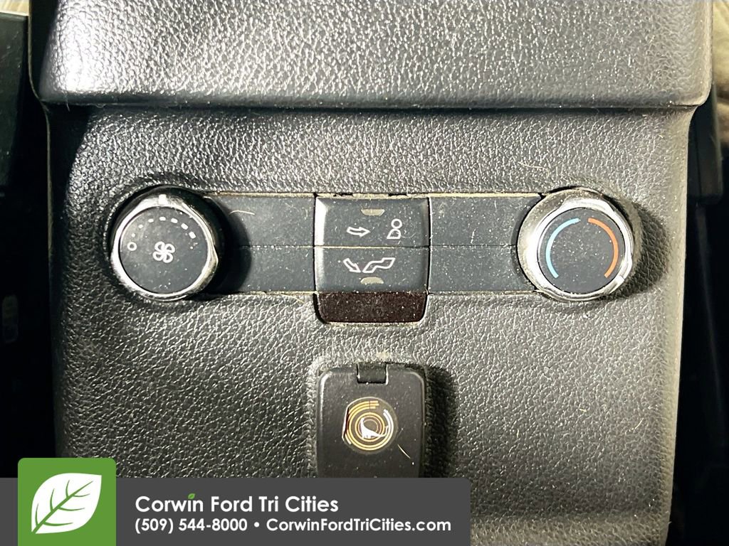 Used 2018 Ford Explorer XLT w/ Equipment Group 202A AWD/4WD image 30
