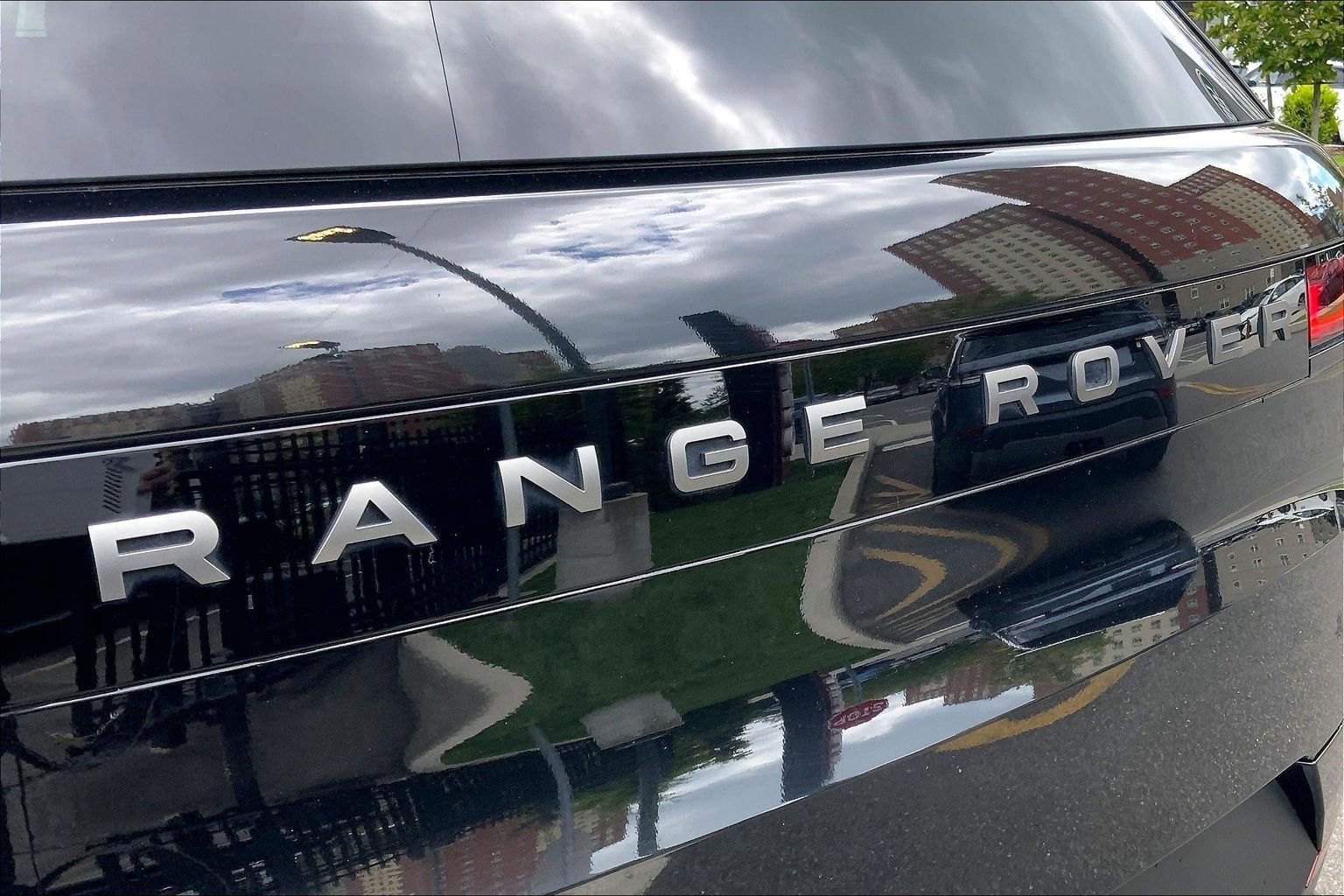 Certified 2024 Land Rover Range Rover Sport SE AWD/4WD image 31