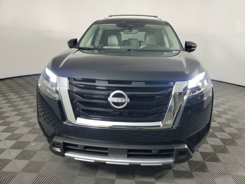 New 2025 Nissan Pathfinder SL image 9