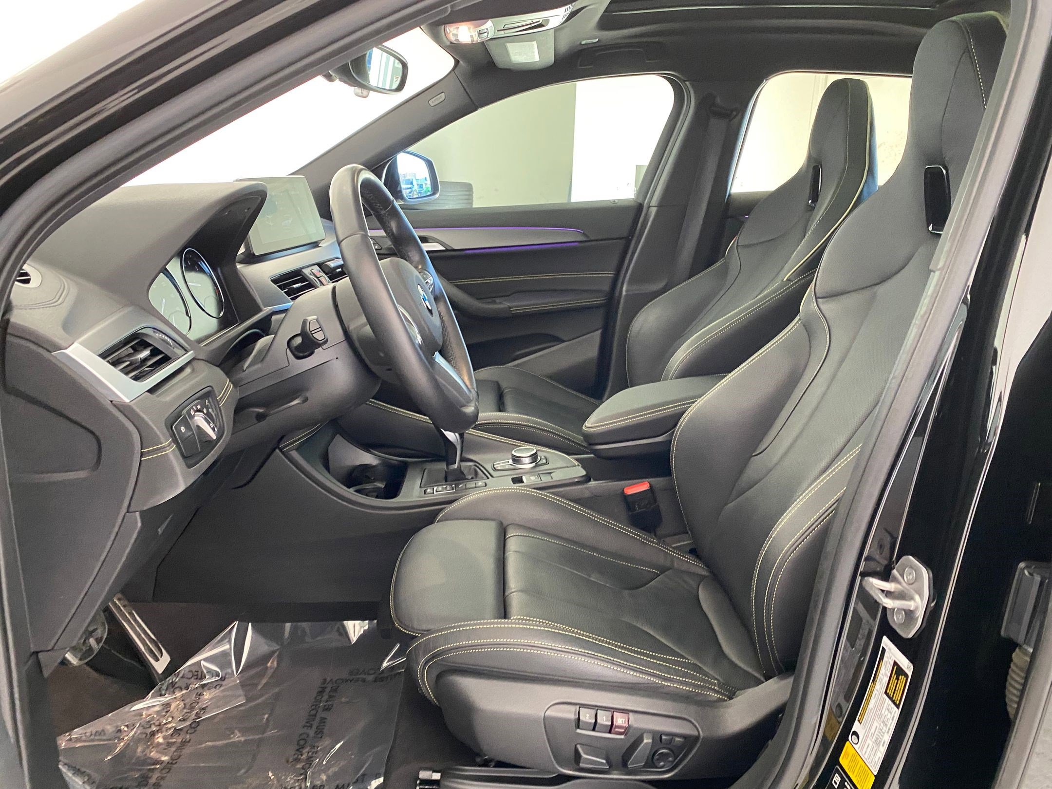 Certified 2023 BMW X2 xDrive28i w/ Edition Goldplay image 4