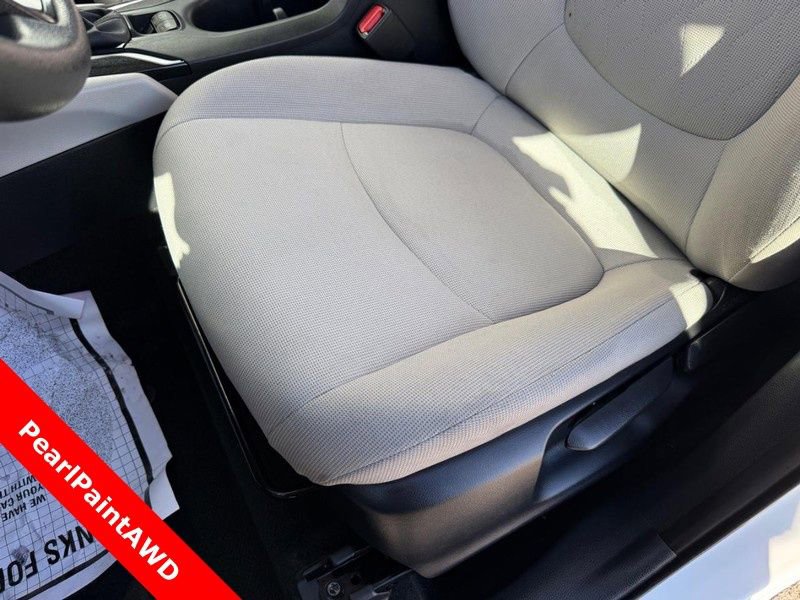 Used 2024 Toyota Corolla Cross L AWD/4WD image 17