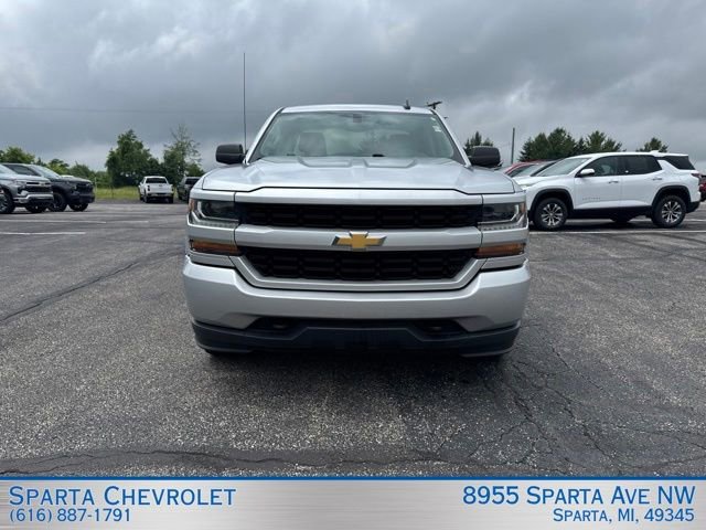 Used 2017 Chevrolet Silverado 1500 Custom w/ Custom Convenience Package AWD/4WD image 8