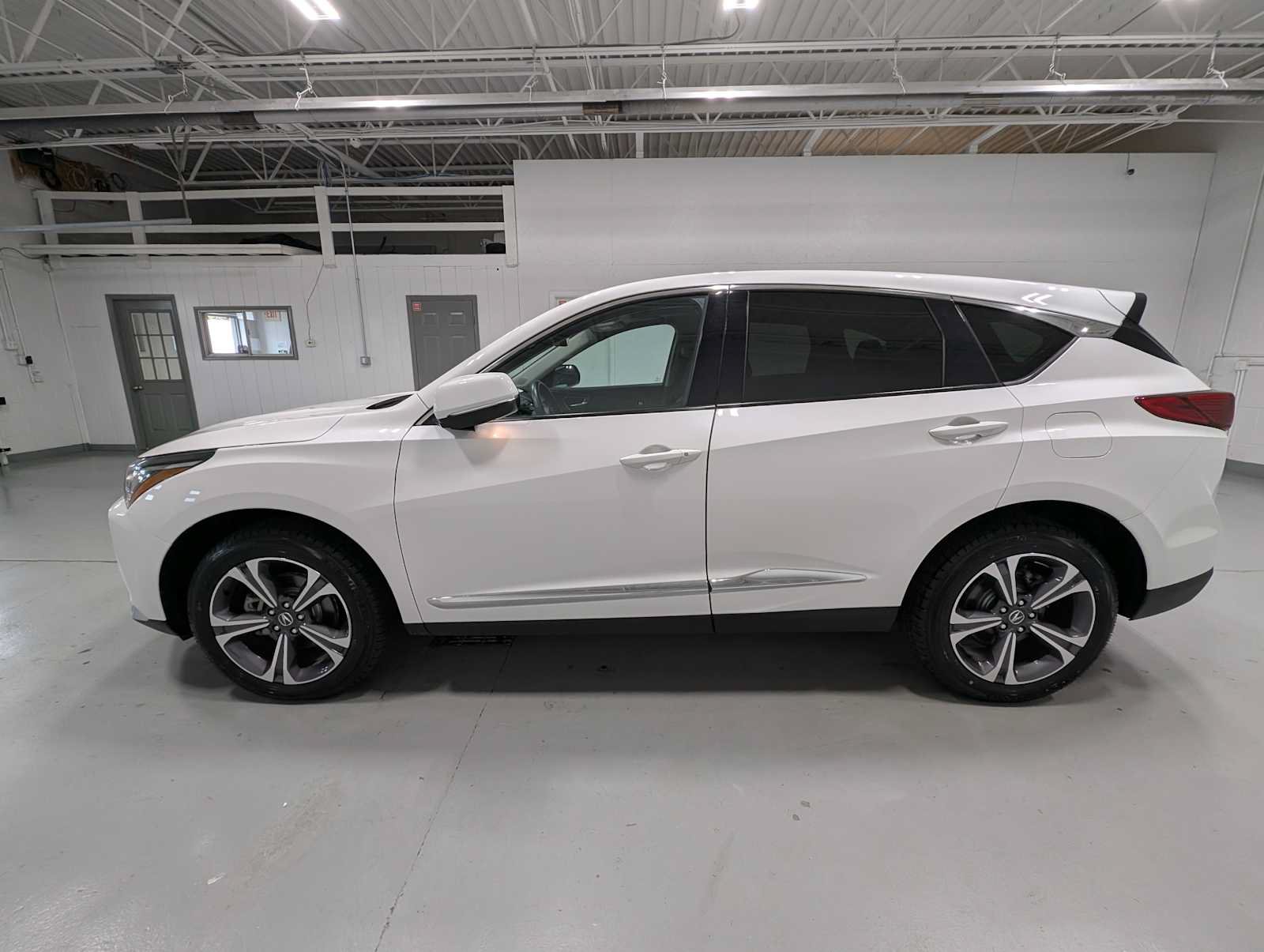 Certified 2024 Acura RDX w/ Advance Package AWD/4WD image 11
