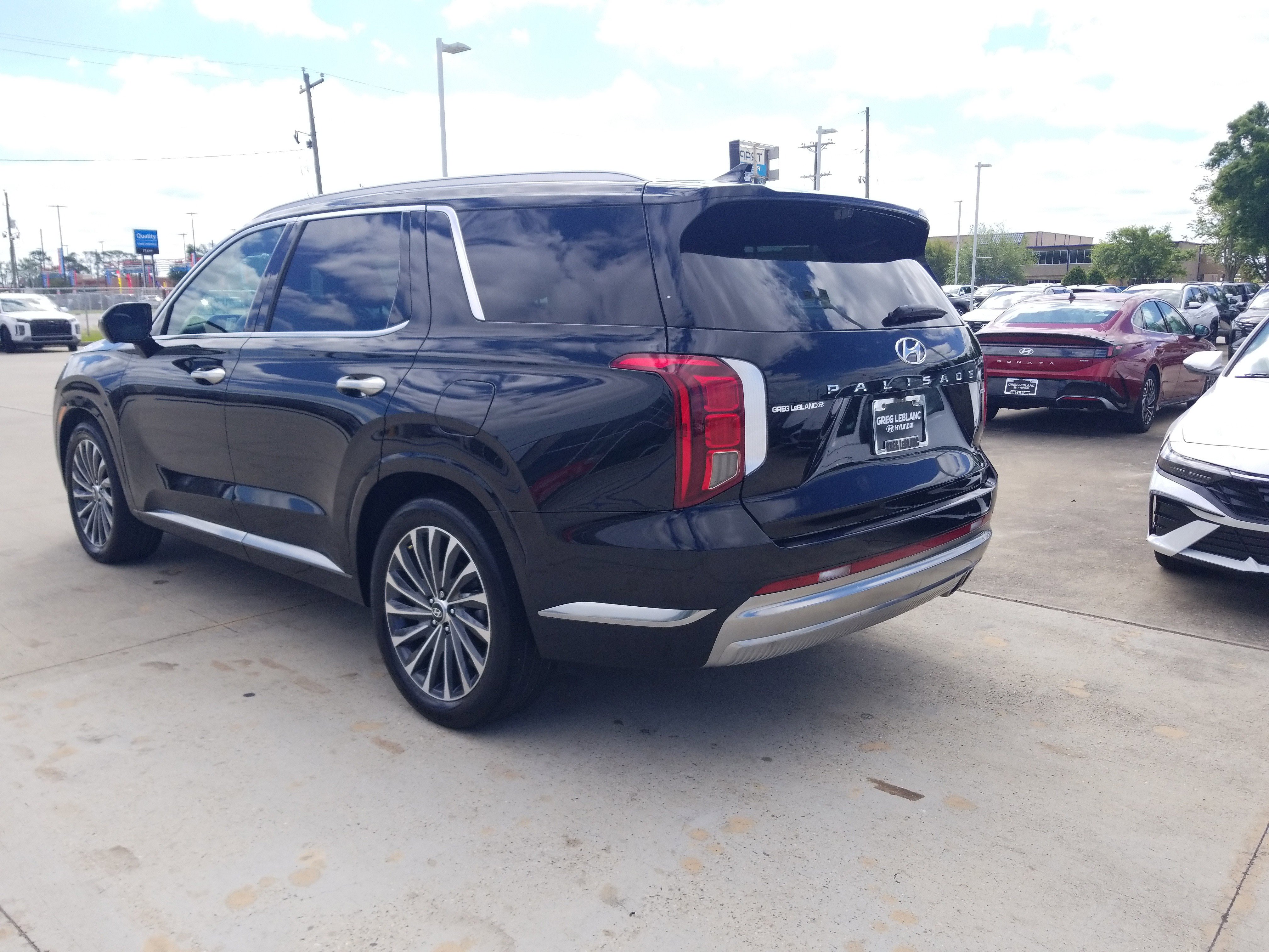 Used 2024 Hyundai Palisade Calligraphy image 5