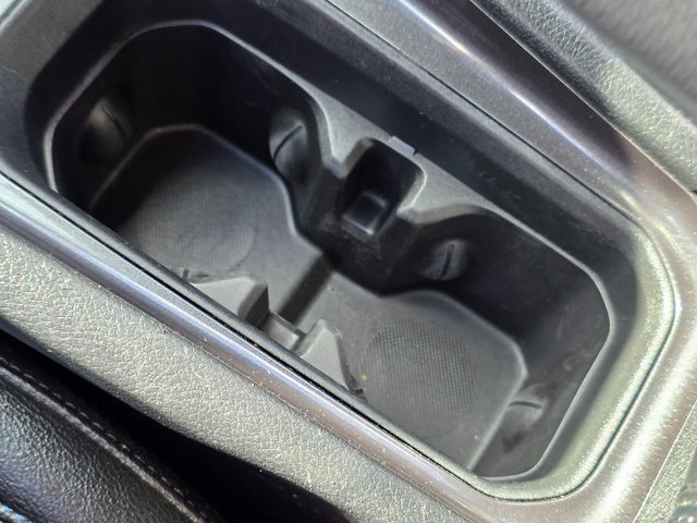 Used 2024 Jeep Compass Latitude image 32