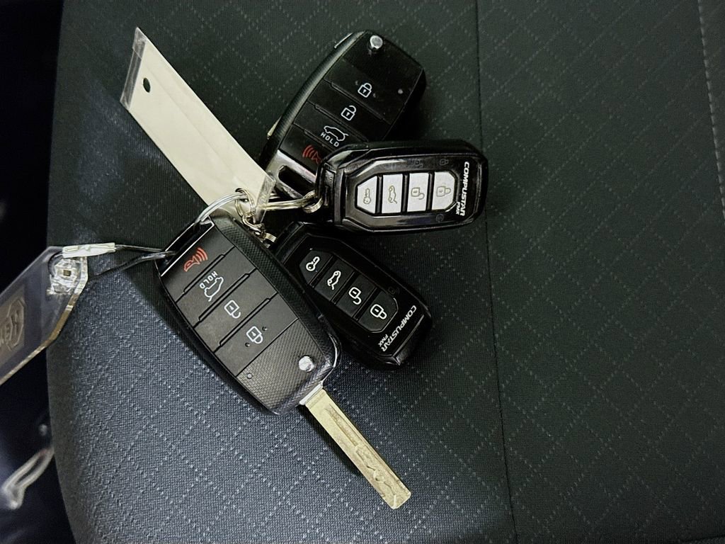 Used 2019 Kia Sorento L image 31