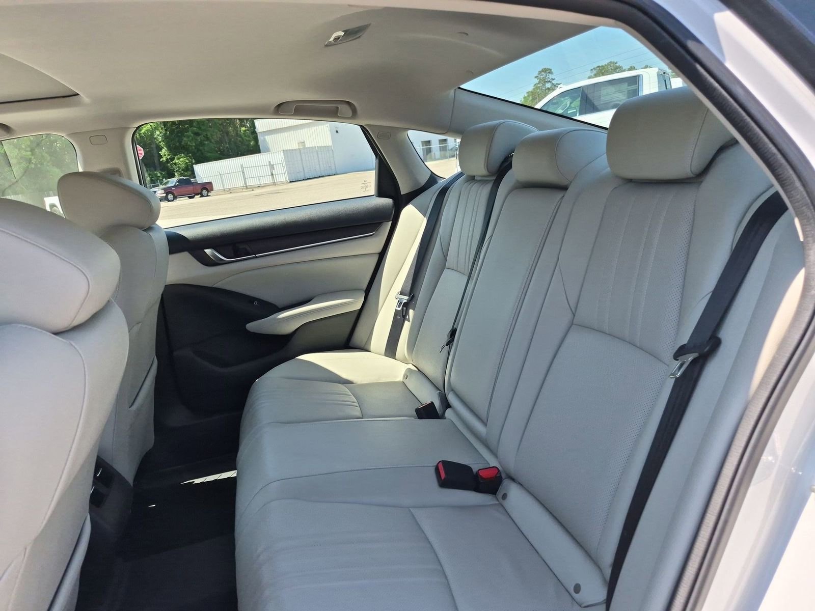 Used 2018 Honda Accord EX-L image 24