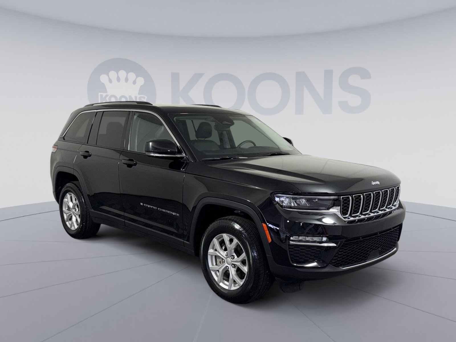 Used 2023 Jeep Grand Cherokee Limited image 10
